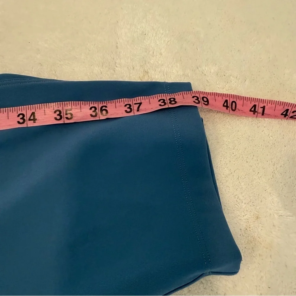 Lululemon Stretch High-Rise Pant 7/8 Length in Water Drop Size 10 Luxtreme Nulu